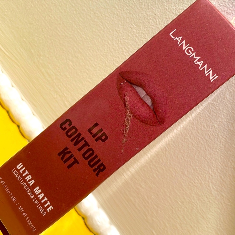 Lip Contour Kit